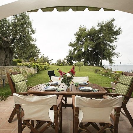 Blue Crab, Beachfront House In Kalandra #Feelslikehome Hanioti Eksteriør billede